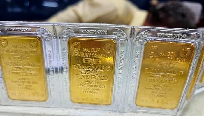 Giá vàng hôm nay 28/8: Tiếp tục tăng 300 ngàn đồng, lên mốc 128 triệu đồng/lượng