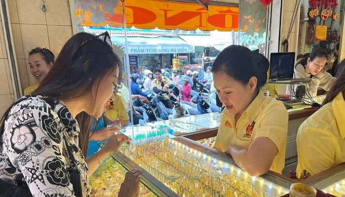 Giá vàng ngày đầu tuần 20/10 ổn định mốc 151 triệu đồng/lượng, thế giới đi ngang