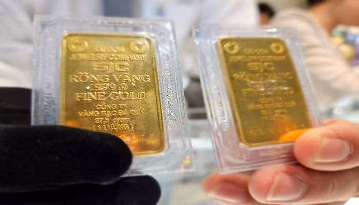 Giá vàng đầu tuần 28/4 trong nước giữ ở mức cao, thế giới đi ngang