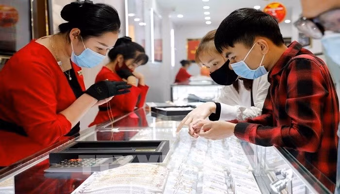 Giá vàng hôm nay 2/9 duy trì ổn định ở mức cao, vàng nhẫn trên đà tăng mạnh