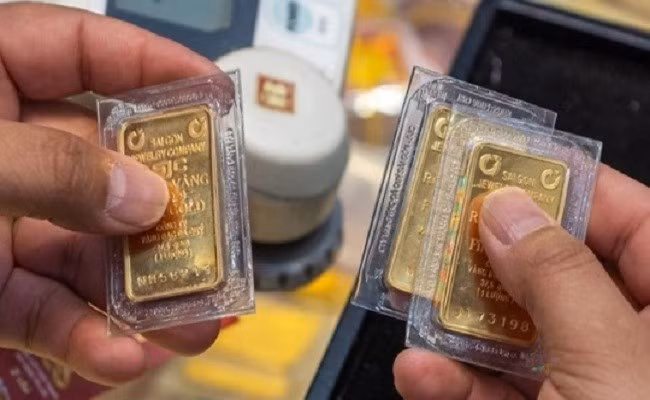 Giá vàng hôm nay 21/1 tiếp tục tăng 1,1 triệu đồng, vượt mốc 166 triệu đồng/lượng