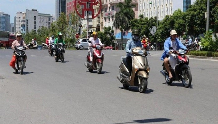 Thời tiết hôm nay 2/5: Bắc Bộ ngày nắng, Nam Bộ nhiều mây, mưa rào đến mưa to
