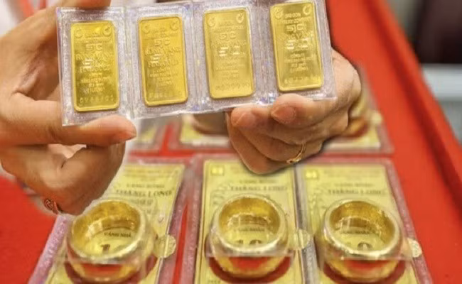 Giá vàng hôm nay 16/10 tiếp tục tăng lên mốc 148 triệu đồng, vàng nhẫn tăng mạnh