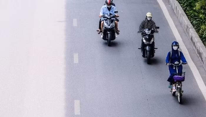 Thời tiết hôm nay 23/10: Bắc Bộ trưa chiều trời nắng, Nam Bộ mưa rào và dông rải rác