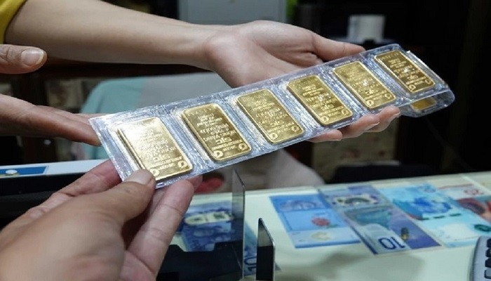 Giá vàng hôm nay 27/3 trong nước tiếp tục tăng mạnh, thế giới quay đầu
