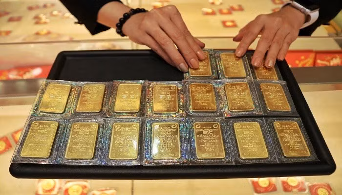 Giá vàng hôm nay 15/1 trong nước bất ngờ giảm 400 ngàn đồng, thế giới đảo chiều