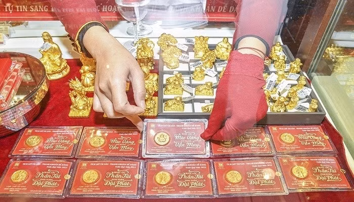 Giá vàng hôm nay 25/10 lại đảo chiều giảm 1 triệu đồng/lượng, thế giới vẫn giảm