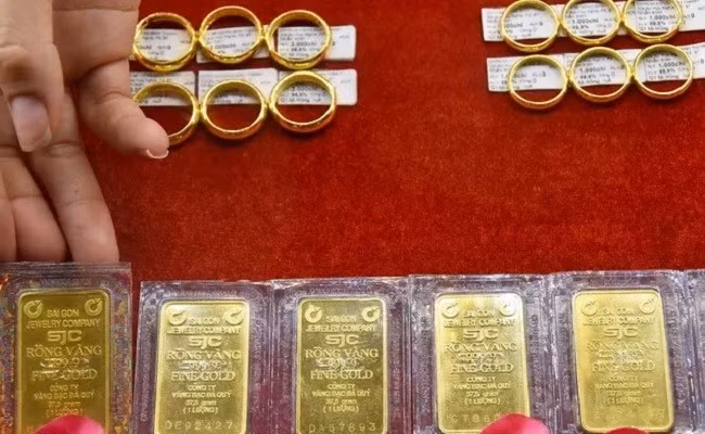 Giá vàng hôm nay 27/8: Tiếp đà tăng 600 ngàn đồng, vượt mức 127 triệu đồng/lượng