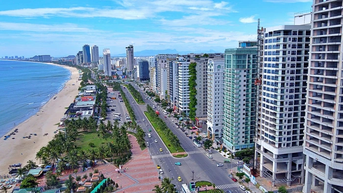 Khách sạn dọc bờ biển Đà Nẵng. Ảnh minh họa