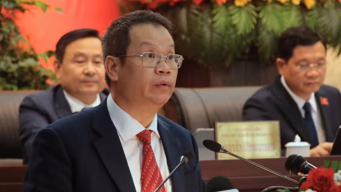 Ông Nguyễn Mạnh Hùng, Phó Bí thư Thành ủy Đà Nẵng, được bầu giữ chức Chủ tịch UBND TP Đà Nẵng.