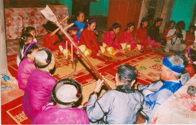 Các nghệ nhân ca trù Chanh Thôn đều cao tuổi Các nghệ nhân ca trù Chanh Thôn đều cao tuổi