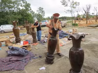 Bắt giữ một xe khách vận chuyển gỗ quý không rõ nguồn gốc ảnh 8