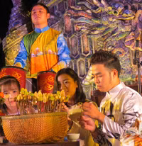 Nét Huế xưa bên ngôi đình 400 năm tuổi ảnh 5