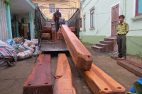 Bắt giữ xe tải chở gần 2,5m3 gỗ Dạ Chồn ảnh 3