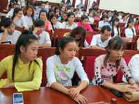  ĐH Huế tuyên dương các thủ khoa, sinh viên tiêu biểu ảnh 4