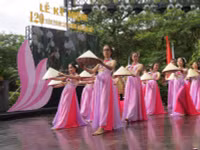 Trường THPT chuyên Quốc Học Huế đón nhận Huân chương Độc lập Hạng nhất ảnh 2 Trường THPT chuyên Quốc Học Huế đón nhận Huân chương Độc lập Hạng nhất ảnh 2