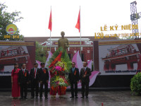 Trường THPT chuyên Quốc Học Huế đón nhận Huân chương Độc lập Hạng nhất ảnh 6