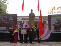 Trường THPT chuyên Quốc Học Huế đón nhận Huân chương Độc lập Hạng nhất ảnh 14