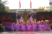 Trường THPT chuyên Quốc Học Huế đón nhận Huân chương Độc lập Hạng nhất ảnh 3