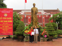 Quốc học Huế vinh danh nhà vô địch Olympia 2016 ảnh 8