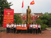 Quốc học Huế vinh danh nhà vô địch Olympia 2016 ảnh 6