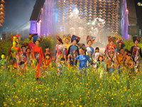 Thưởng lãm Hội họa Huế và áo dài trên cầu Trường Tiền ảnh 11