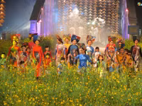 Thưởng lãm Hội họa Huế và áo dài trên cầu Trường Tiền ảnh 11