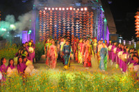 Thưởng lãm Hội họa Huế và áo dài trên cầu Trường Tiền ảnh 4