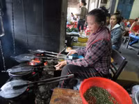 Bánh ép chị Kiều đi Tây ảnh 3 Bánh ép chị Kiều đi Tây ảnh 3