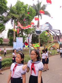 Cánh diều ba miền hội ngộ bên dòng Hương ảnh 7  Cánh diều ba miền hội ngộ bên dòng Hương ảnh 7