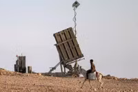 he-thong-phong-thu-ten-lua-iron-dome-cua-israel-o-phia-nam-negev-sa-mac-vao-ngay-14-thang-4-nam-2024-17480498657371707967015.jpg