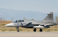 1024px-swedish-jas-39-gripen-landing.jpg