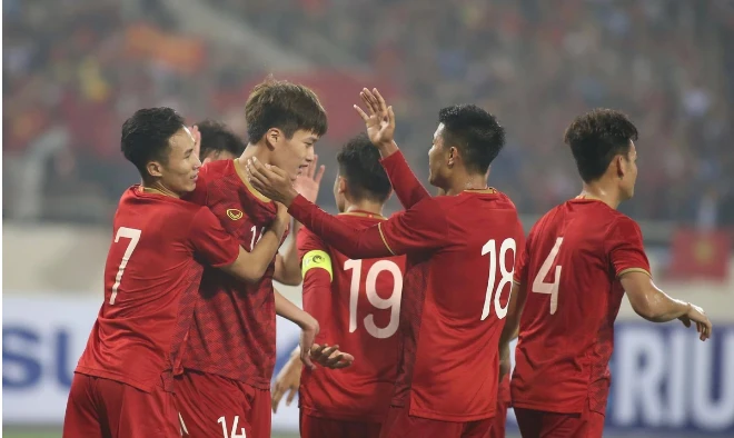 Bóng đá Việt Nam lập kỷ lục siêu ấn tượng