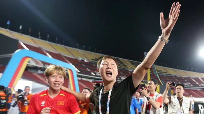 Tương lai của HLV Kim Sang Sik được định đoạt?