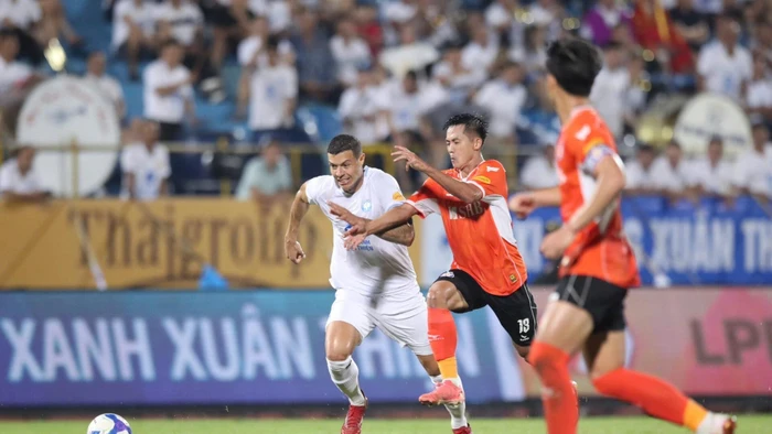 Thép Xanh Nam Định hòa SHB Đà Nẵng ở vòng 8 V-League.