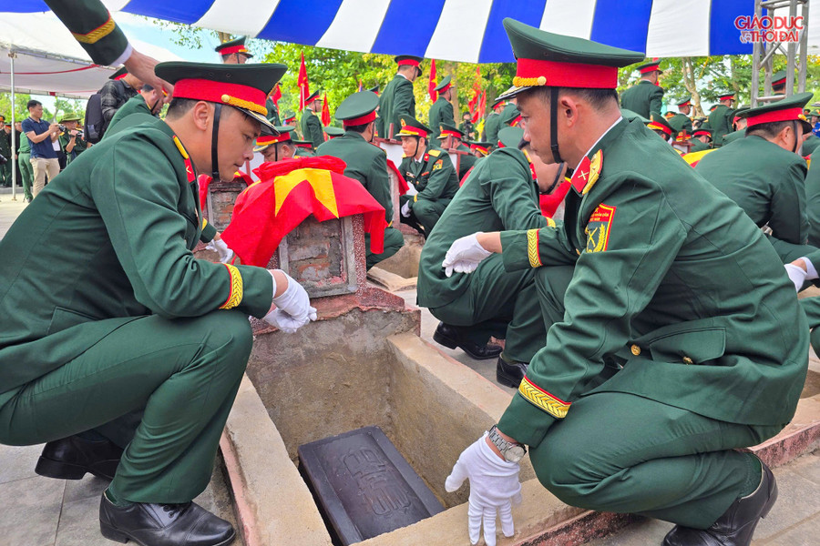 Các liệt sĩ hy sinh hơn nửa thế kỷ, trong điều kiện thời tiết, khí hậu khắc nghiệt của nước bạn, hài cốt cùng di vật bị ảnh hưởng rất nhiều. lietsi11.jpg