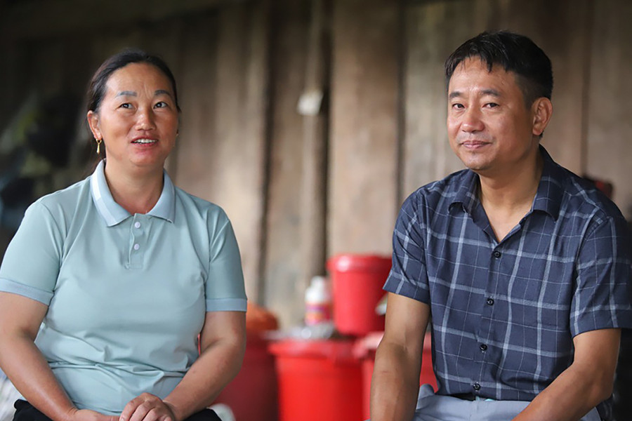 Chị Xồng Y Xìa và thầy giáo Thái Đắc Tuấn. xoa-mu-chu-6.jpg