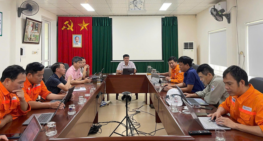 Lãnh đạo Tổng Công ty Phát điện 1 làm việc trực tiếp tại Nhà máy Thủy điện Bản Vẽ. ab8b8c915b3dd3638a2c.jpg