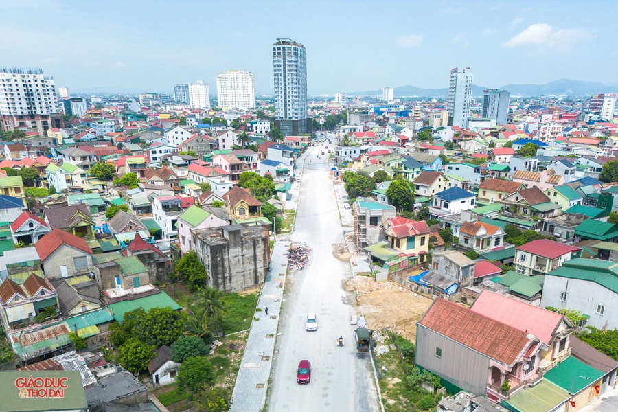 Tuyến đường Lý Thường Kiệt, TP Vinh. (Ảnh: Phạm Tâm)