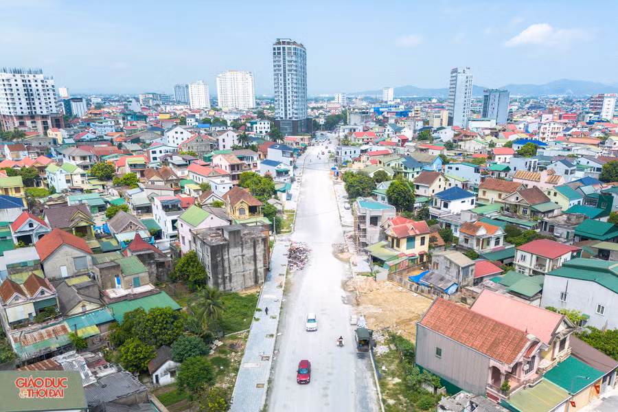 Tuyến đường Lý Thường Kiệt, TP Vinh. (Ảnh: Phạm Tâm)