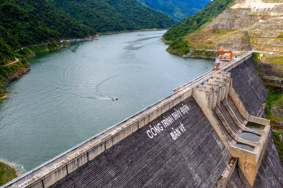 Nhà máy Thủy điện Bản Vẽ tại xã Yên Na, Nghệ An. (Ảnh: Phạm Tâm)