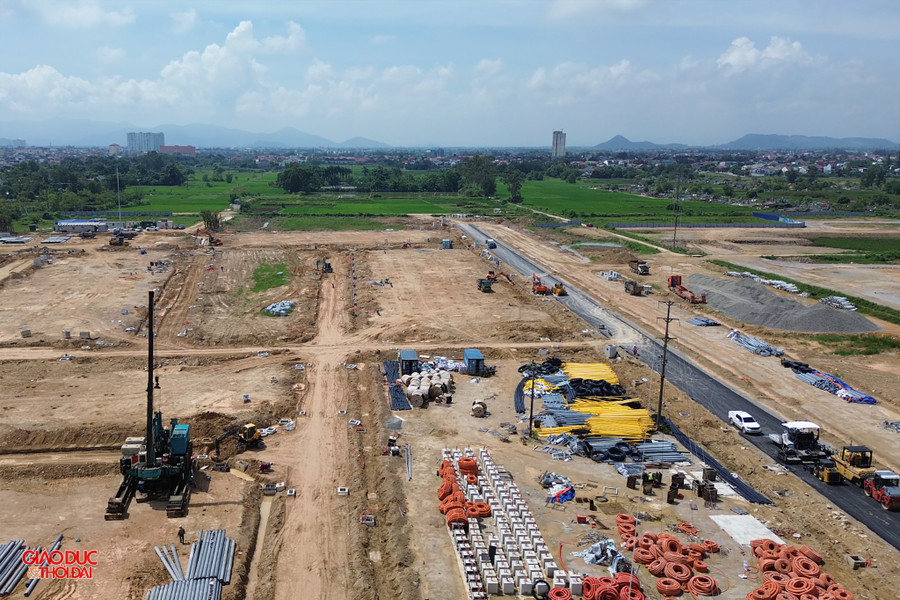 Nhân viên kinh doanh sàn giao dịch bất động sản chỉ cung cấp quyết định giao đất của UBND tỉnh Nghệ An cho chủ đầu tư dự án. img-7643-copy-2.jpg