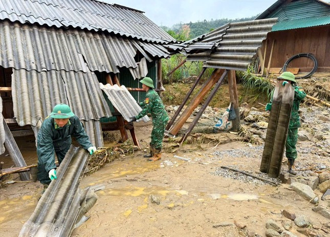 Một số xã biên giới của huyện Quế Phong bị thiệt hại do lũ quét, sạt lở đất như Tri Lễ, Hạnh Dịch, Nậm Giải. b11-2658-2082.jpg