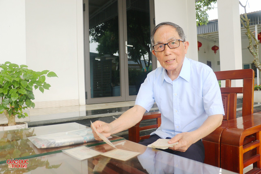 Thầy giáo, cựu chiến binh Nguyễn Hồng Bá.