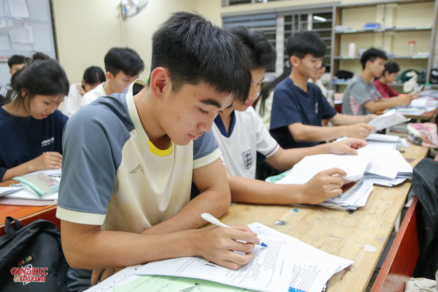 Là ngôi trường nội trú đặc thù dành cho con em đồng bào ở miền núi Nghệ An, các em phải nỗ lực học tập và sinh hoạt xa gia đình. img-4492-copy.jpg