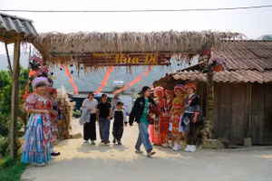 Thêm một điểm du lịch cộng đồng mới trên đỉnh đèo Pha Đin huyền thoại.