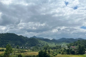 Xã Mường Nhé luôn quan tâm phát huy vai trò già làng, trưởng bản, trưởng dòng họ trong việc tuyên truyền chính sách.