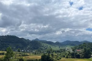 Xã Mường Nhé luôn quan tâm phát huy vai trò già làng, trưởng bản, trưởng dòng họ trong việc tuyên truyền chính sách.