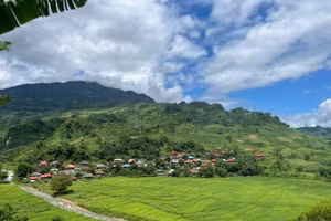 Các bản làng của Điện Biên đổi thay từng ngày nhờ chính sách toàn diện mà Đảng và Nhà nước dành cho đồng bào dân tộc thiểu số.