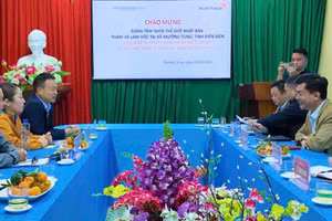 Lãnh đạo xã Mường Tùng làm việc với Tổ chức Tầm nhìn Thế giới Nhật Bản.